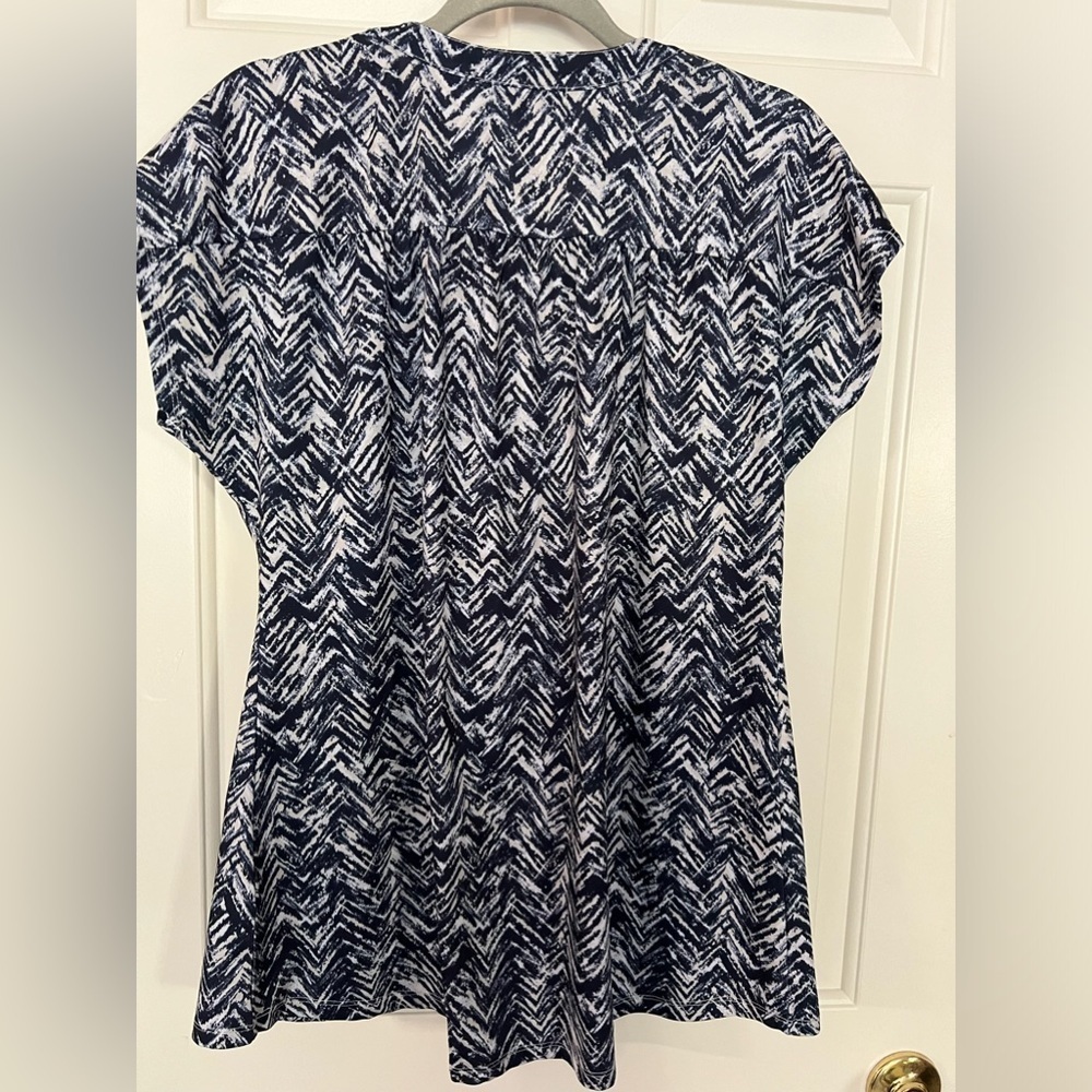 Dressbarn Top, Large - Picture 2 of 7